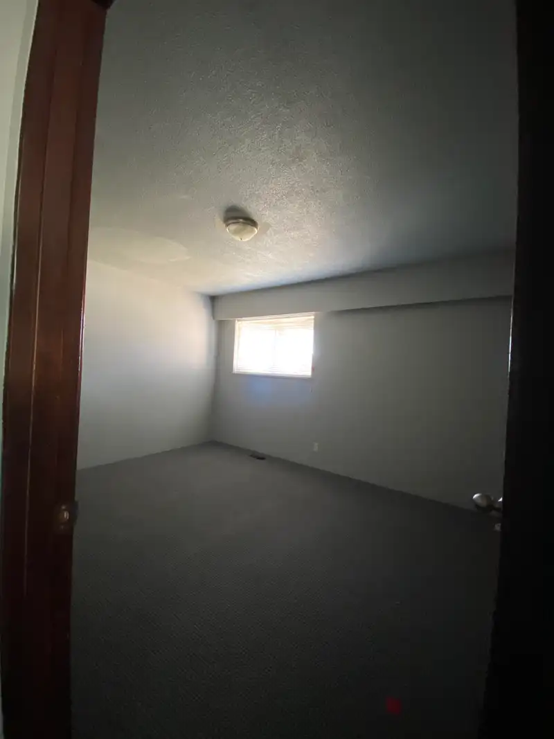 15855 VINE AVENUE - photo 2 of 19
