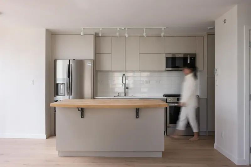 1403 989 BEATTY STREET - photo 2 of 25