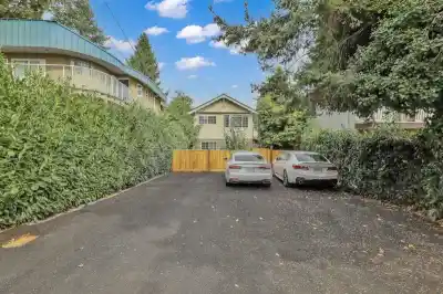 866 FINLAY STREET