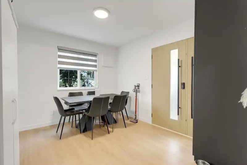 866 FINLAY STREET - photo 3 of 25