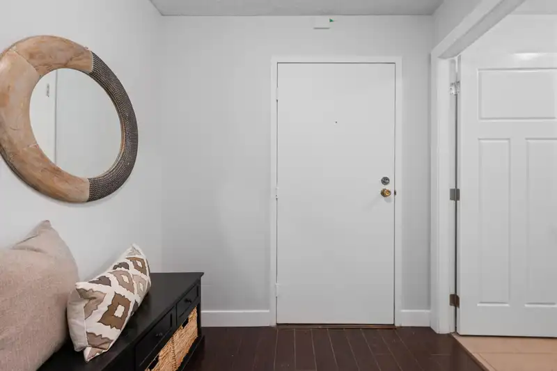 102 1561 VIDAL STREET - photo 4 of 38