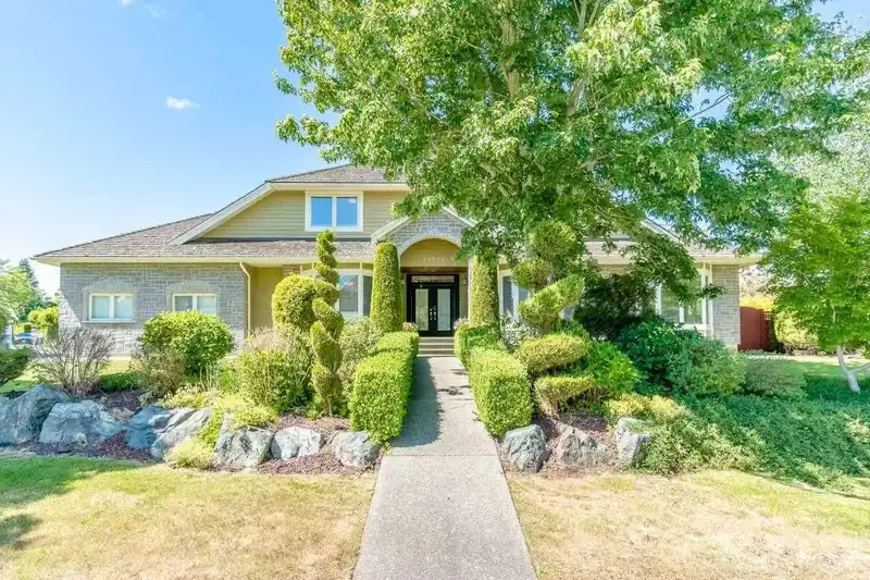 15775 39A AVENUE - photo 1 of 6