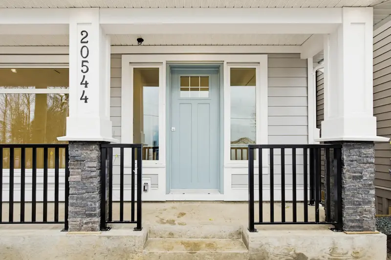 20544 76 AVENUE - photo 3 of 25