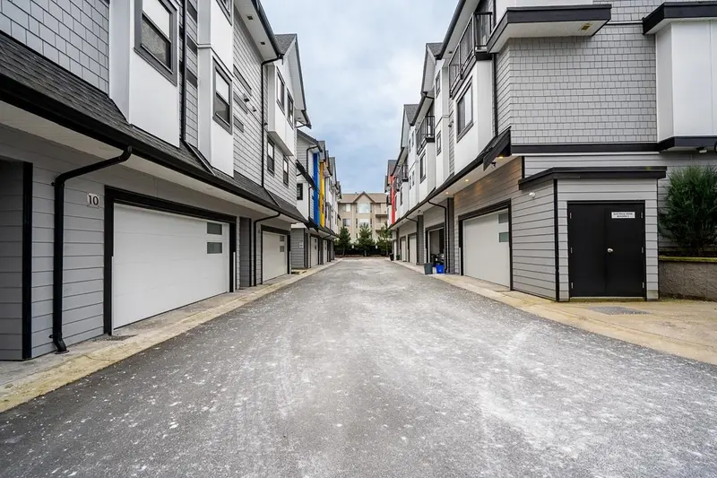 9 32160 PEARDONVILLE ROAD - photo 2 of 18