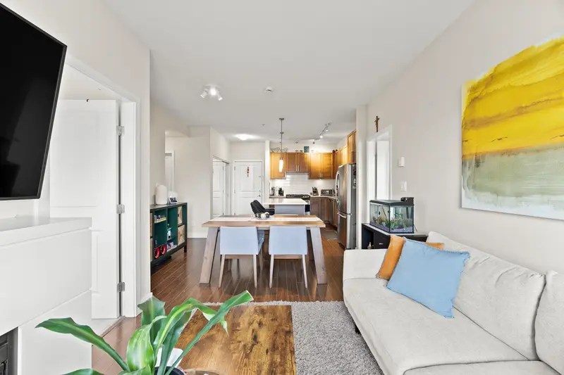 312 15850 26 AVENUE - photo 3 of 25