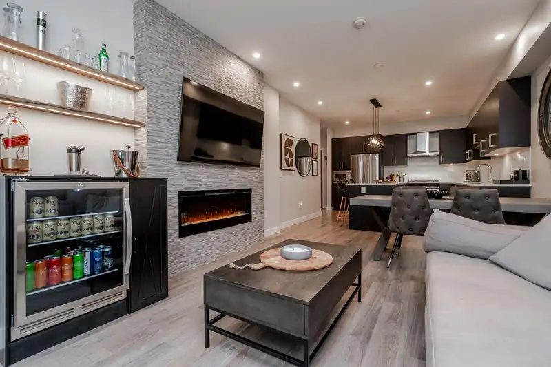 103 15436 31 AVENUE - photo 2 of 25
