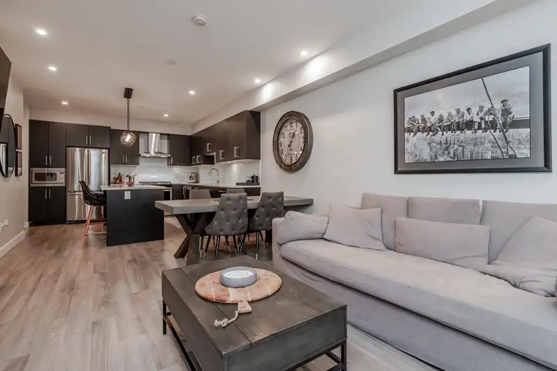 103 15436 31 AVENUE - photo 3 of 25