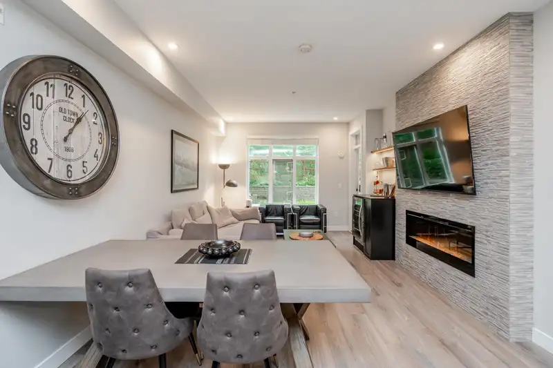 103 15436 31 AVENUE - photo 4 of 25