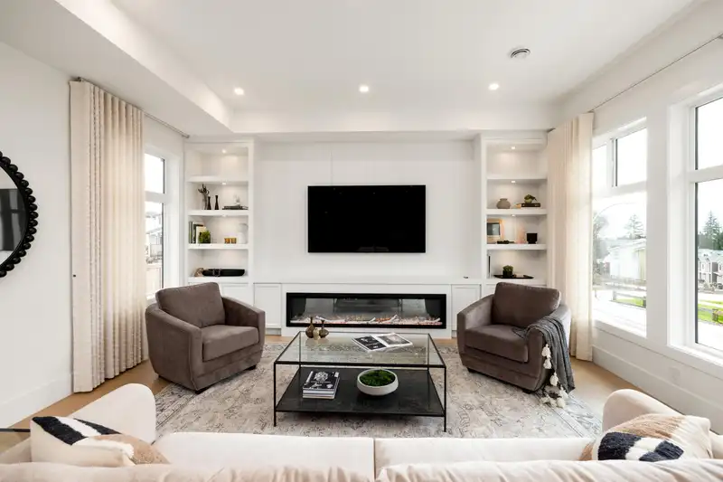 101 1810 165A STREET - photo 1 of 26