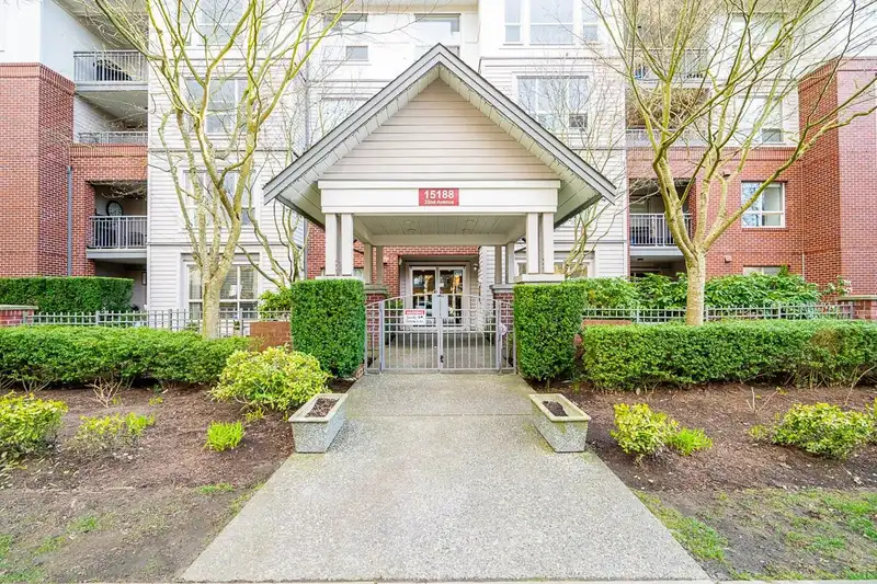210 15188 22 AVENUE - photo 4 of 29