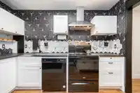 301 1561 VIDAL STREET - thumbnail 2