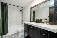 301 1561 VIDAL STREET - thumbnail 5
