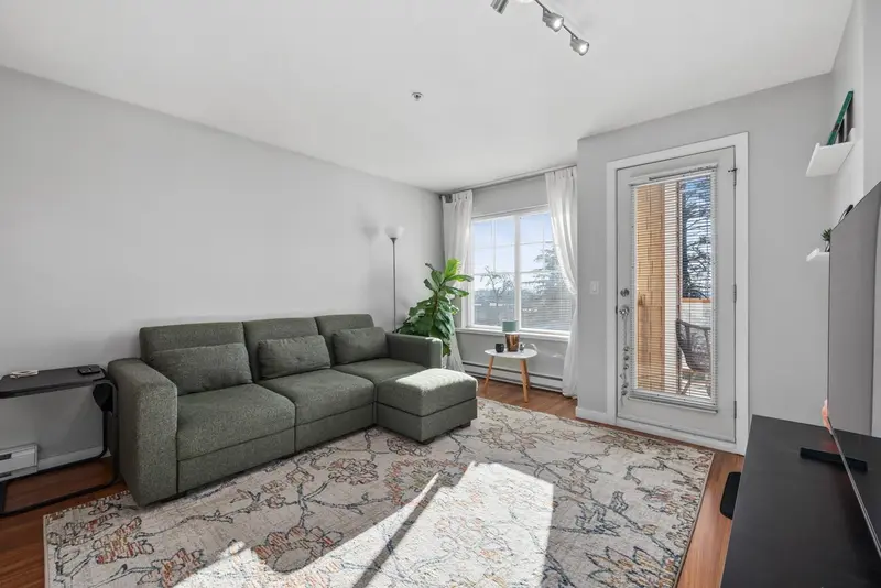 412 1969 WESTMINSTER AVENUE - photo 4 of 25