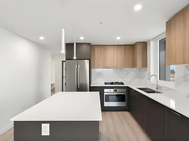 206 20065 85 AVENUE - photo 3 of 14