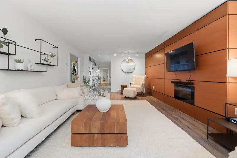 105 2832 CAPILANO ROAD - photo 1 of 25