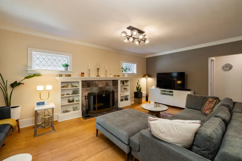 4343 11TH AVENUE - photo 3 of 25