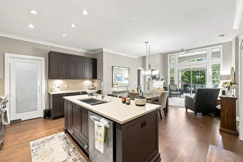 307 15175 36 AVENUE - photo 3 of 25