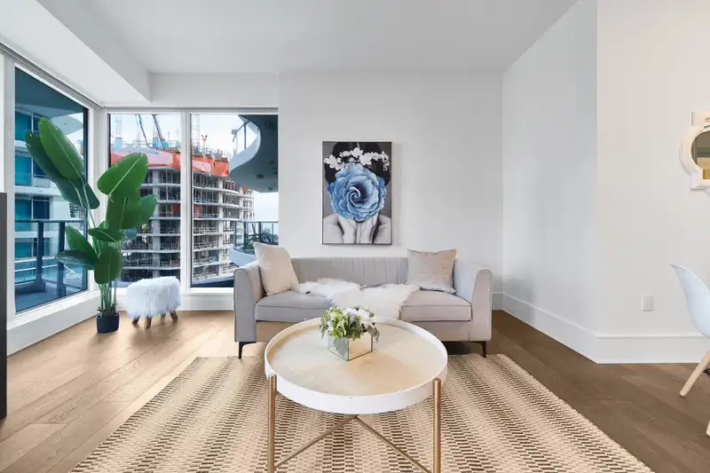 704 1500 MARTIN STREET - photo 2 of 30