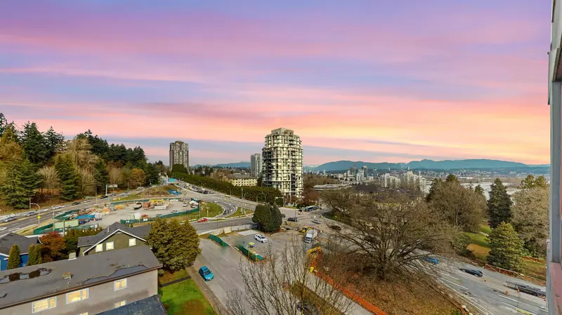 901 38 LEOPOLD PLACE - photo 3 of 25