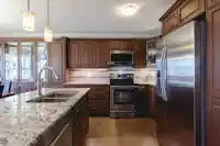 210 13959 16 AVENUE - thumbnail 3
