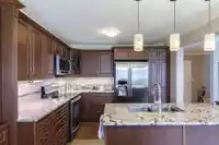 210 13959 16 AVENUE - thumbnail 5