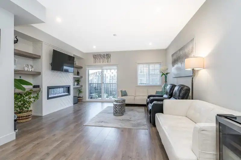 65 14541 WINTER CRESCENT - photo 2 of 34