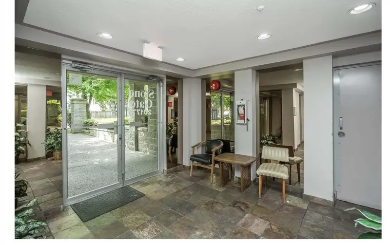 210 20177 54A AVENUE - photo 4 of 25