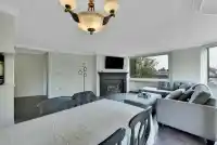 309 15111 RUSSELL AVENUE - thumbnail 4