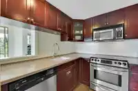 309 15111 RUSSELL AVENUE - thumbnail 9