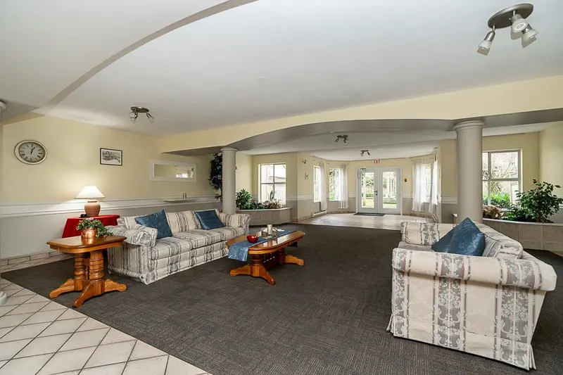 118 12633 72 AVENUE - photo 4 of 25