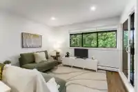 301 1561 VIDAL STREET - thumbnail 1