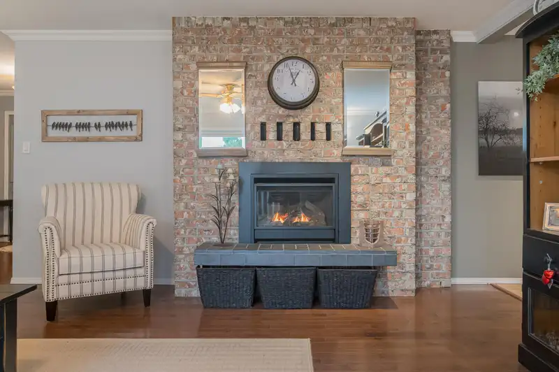 17411 29 AVENUE - photo 3 of 40