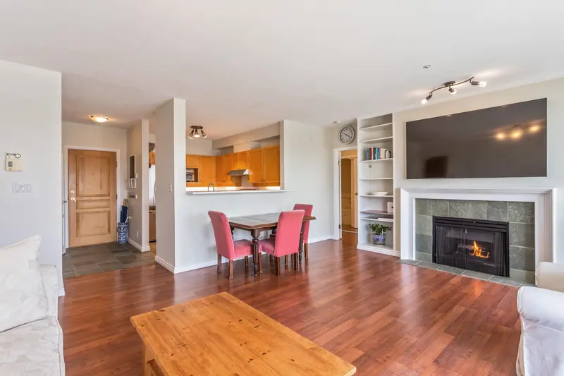 306 1820 E KENT AVENUE SOUTH - photo 4 of 25