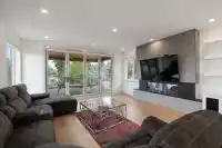 952 PARKER STREET - thumbnail 7
