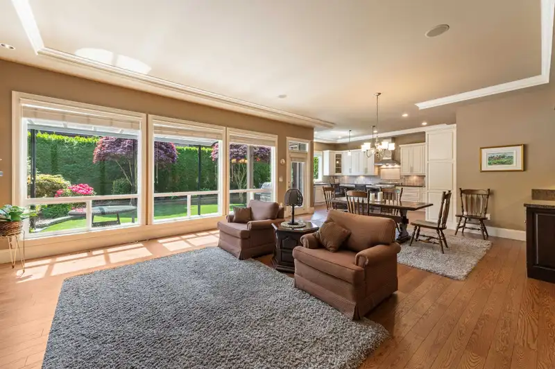 16254 26B AVENUE - photo 4 of 34