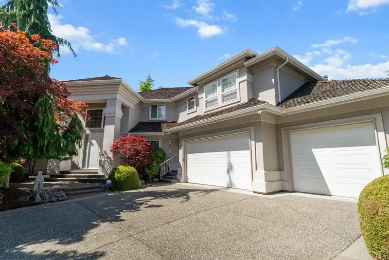 13749 21 AVENUE - photo 1 of 40