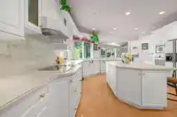 13749 21 AVENUE - thumbnail 9