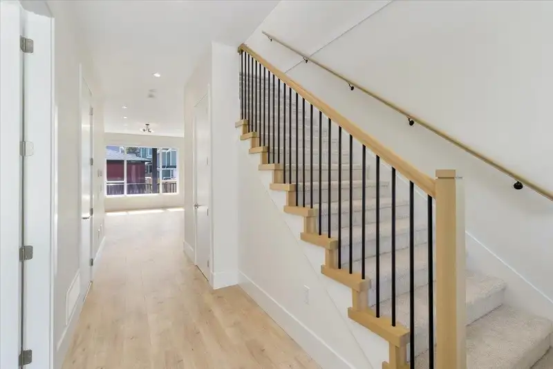 17148 1 AVENUE - photo 3 of 26