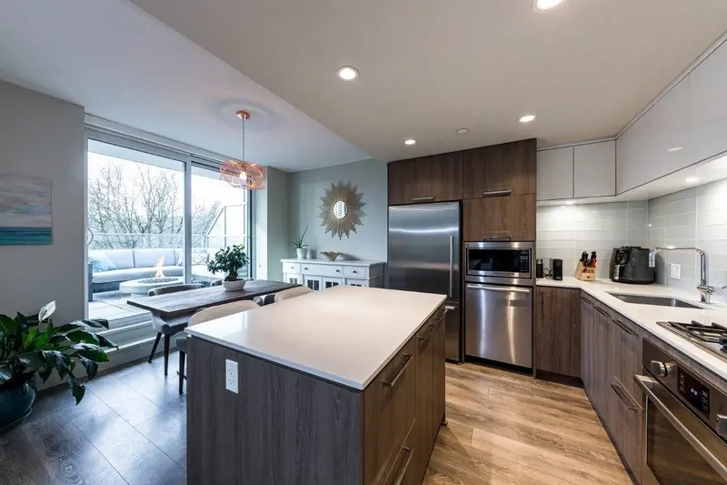 608 680 SEYLYNN CRESCENT - photo 3 of 25