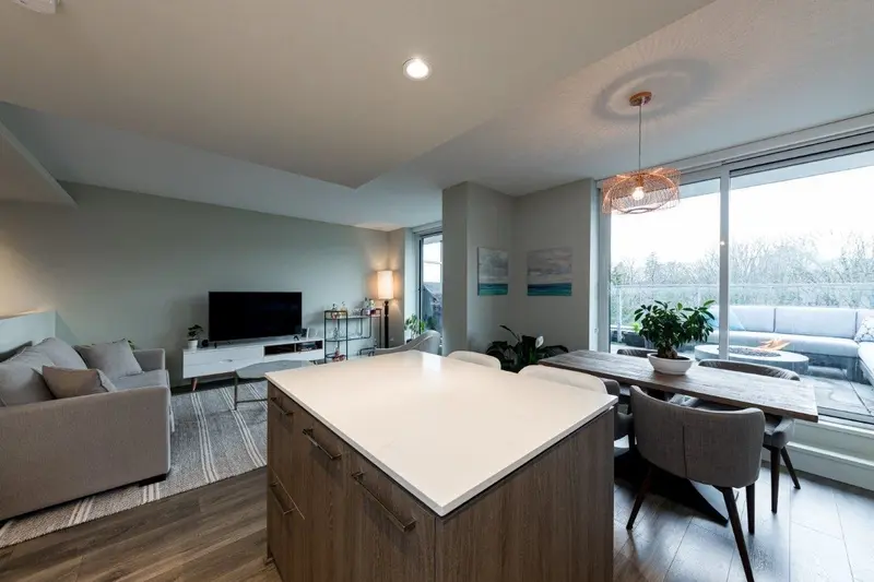 608 680 SEYLYNN CRESCENT - photo 4 of 25