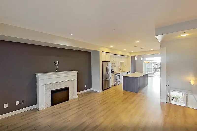 53 7157 210 STREET - photo 4 of 25