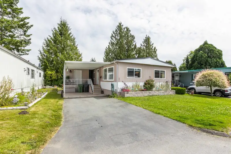 251 1840 160 STREET - photo 2 of 33