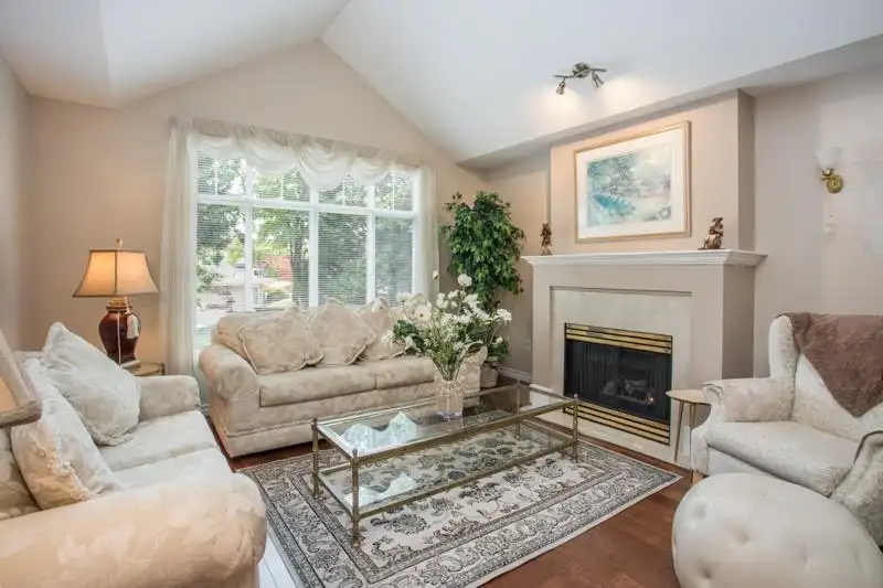 36 14877 33 AVENUE - photo 2 of 28