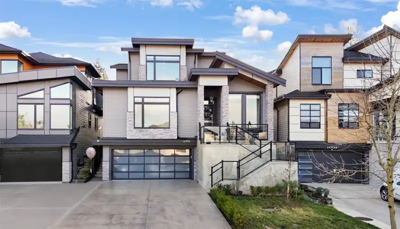 14932 35A AVENUE - photo 1 of 40