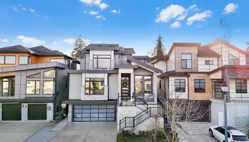 14932 35A AVENUE - photo 4 of 40