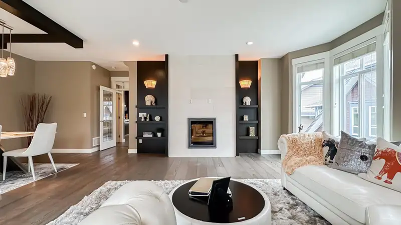 25 15977 26 AVENUE - photo 1 of 39