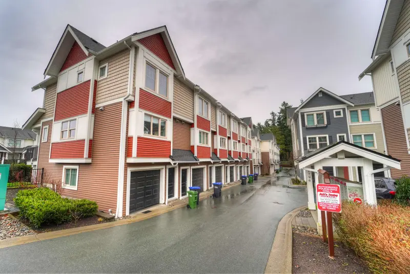 5 2796 ALLWOOD STREET - photo 3 of 25