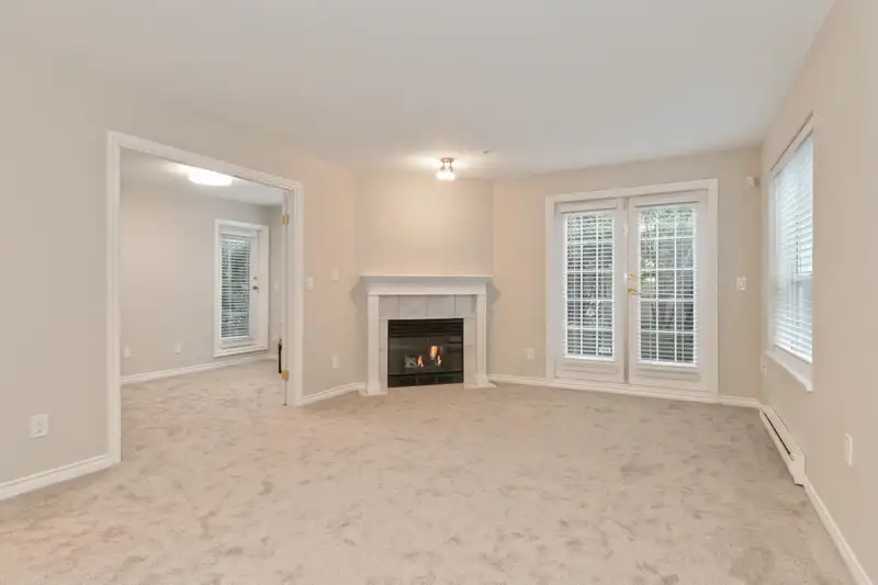 112 15272 20 AVENUE - photo 4 of 36