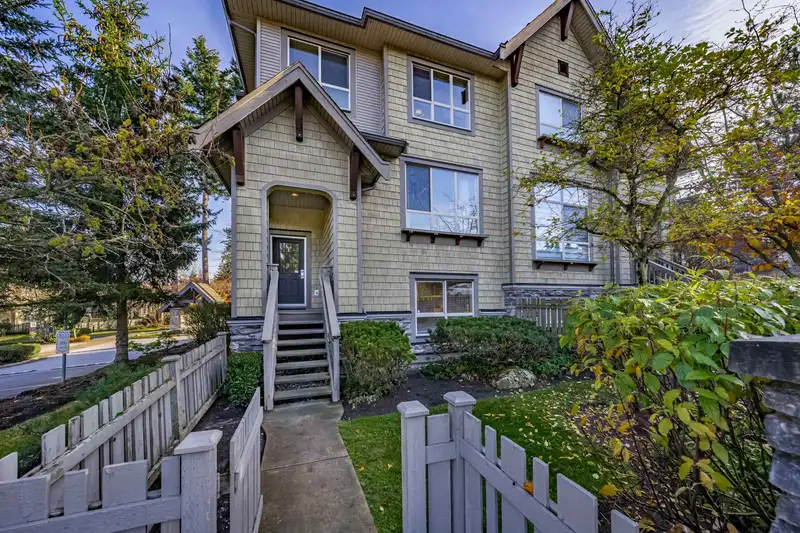 1 2738 158 STREET - photo 2 of 40
