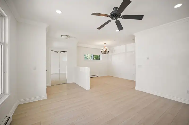15554 RUSSELL AVENUE - photo 3 of 25